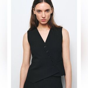 Zara Black Sleeveless V-Neck Top